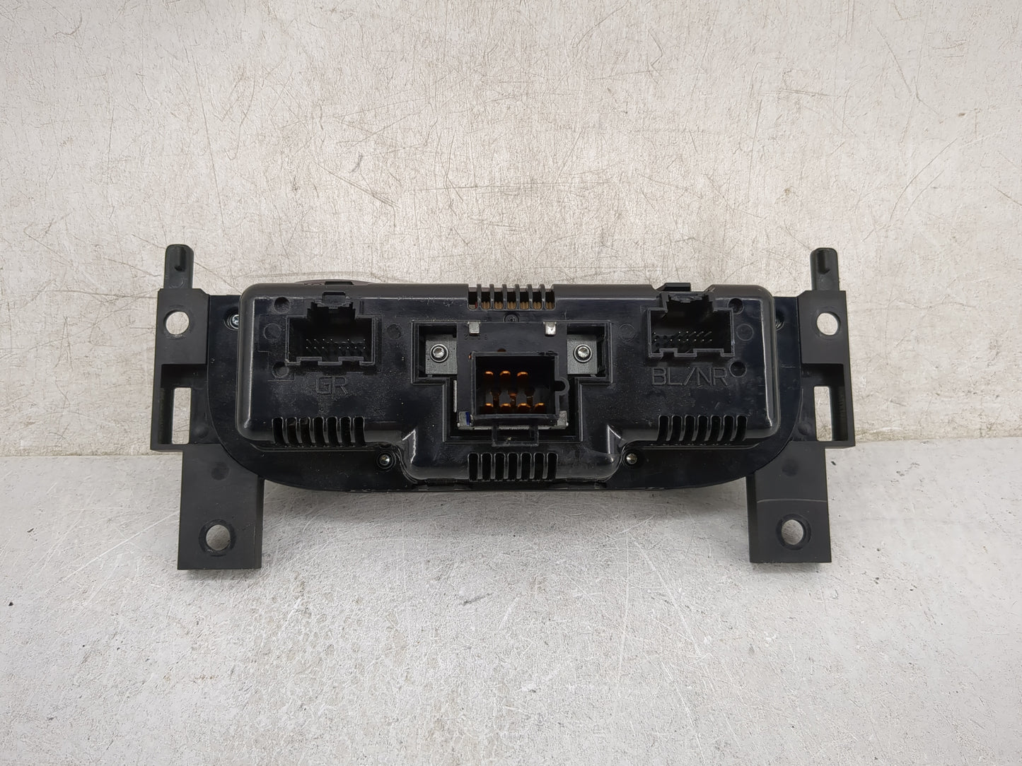 2007-2011 Chevrolet Hhr Climate Control Module Temperature AC/Heater Replacement P/N:15906840 28060210 Fits OEM Used Auto Pa