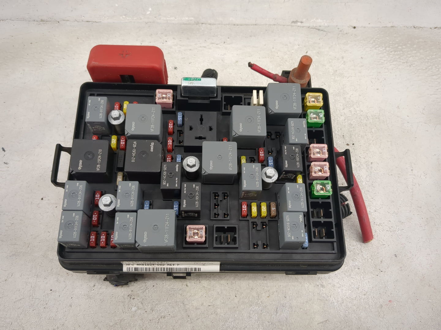 2007 Chevrolet Hhr Fusebox Fuse Box Panel Relay Module P/N:15877658 R61854-003 Fits OEM Used Auto Parts - Oemusedautoparts1.
