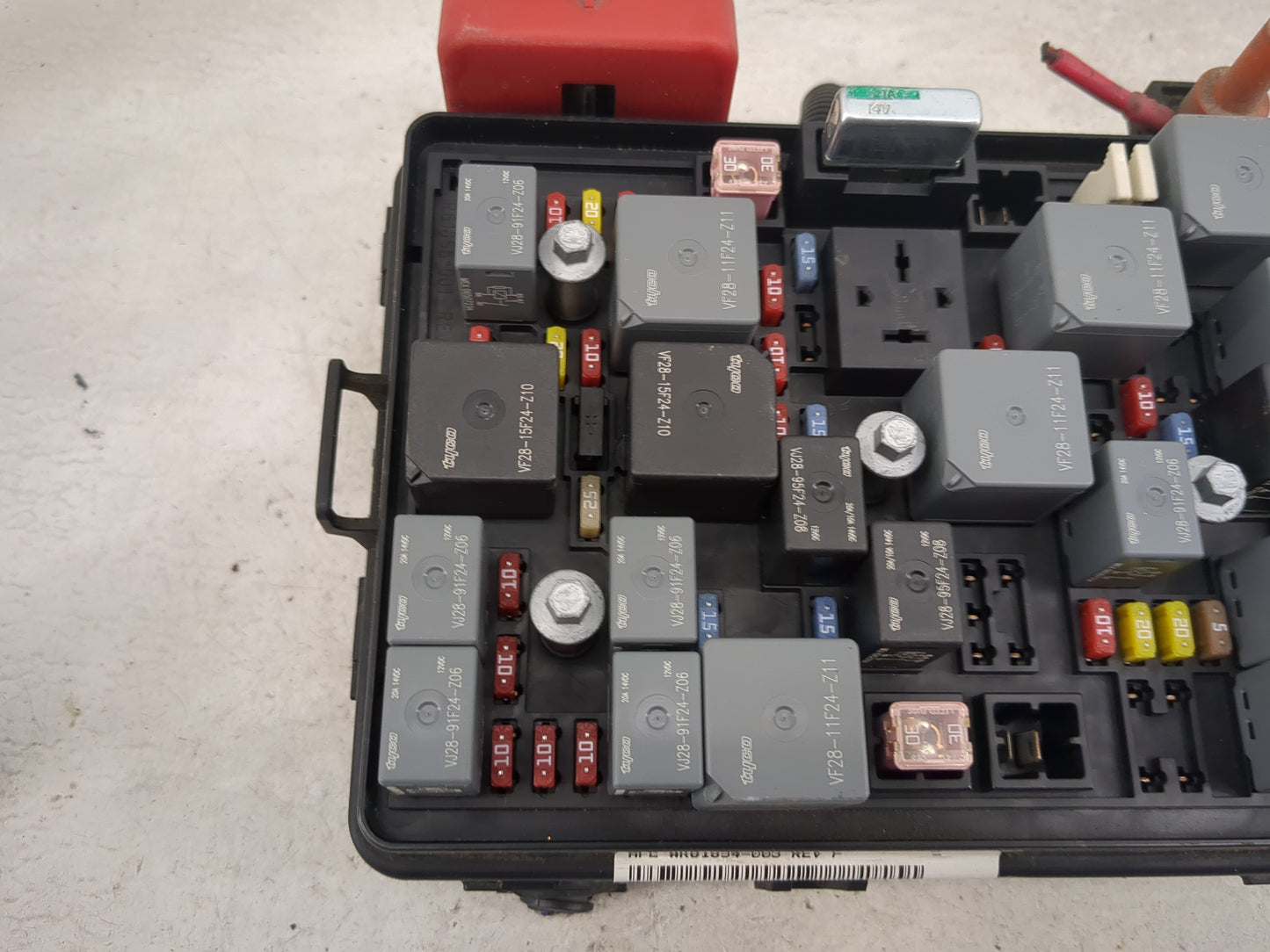 2007 Chevrolet Hhr Fusebox Fuse Box Panel Relay Module P/N:15877658 R61854-003 Fits OEM Used Auto Parts - Oemusedautoparts1.