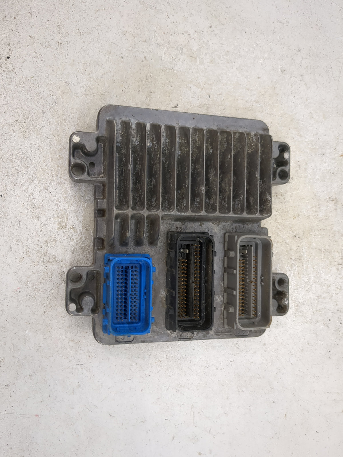2006 Chevrolet Hhr PCM Engine Control Computer ECU ECM PCU OEM P/N:12605843 Fits 2005 2007 2008 2009 2010 OEM Used Auto Part