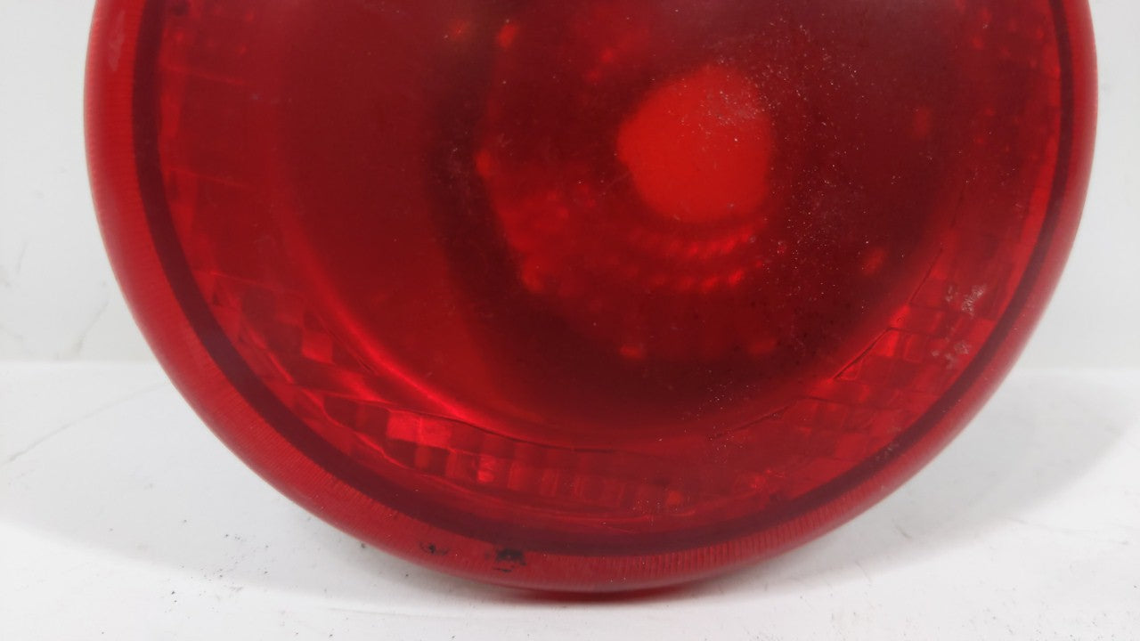 2006-2011 Chevrolet Hhr Tail Light Assembly Passenger Right OEM P/N:25823015 16532504 A Fits Fits 2006 2007 2008 2009 2010 2