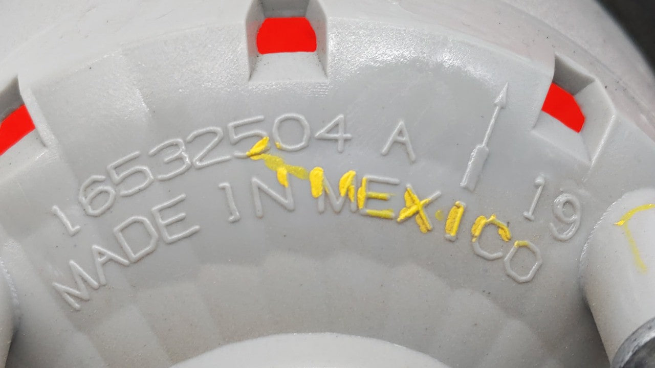 2006-2011 Chevrolet Hhr Tail Light Assembly Passenger Right OEM P/N:15821824 16532504 Fits Fits 2006 2007 2008 2009 2010 201