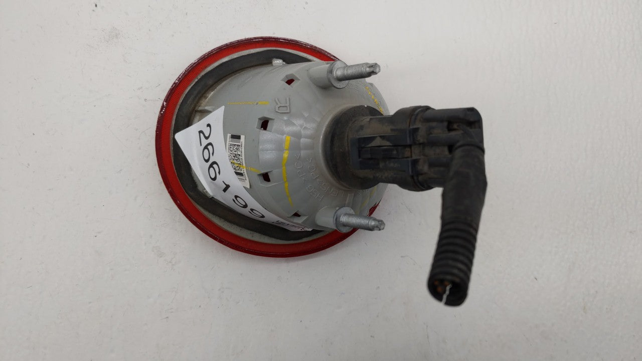 2006-2011 Chevrolet Hhr Tail Light Assembly Passenger Right OEM P/N:15821824 16532504 Fits Fits 2006 2007 2008 2009 2010 201