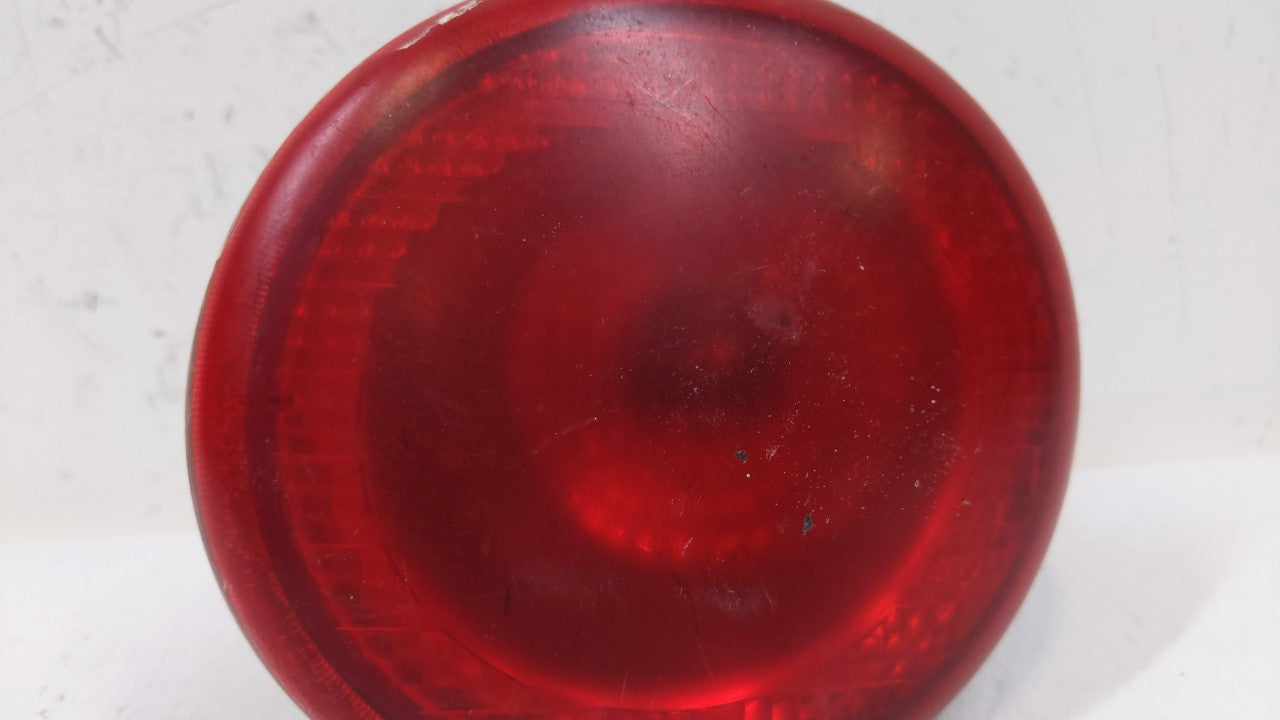 2006-2011 Chevrolet Hhr Tail Light Assembly Passenger Right OEM P/N:15821824 16532504 Fits Fits 2006 2007 2008 2009 2010 201