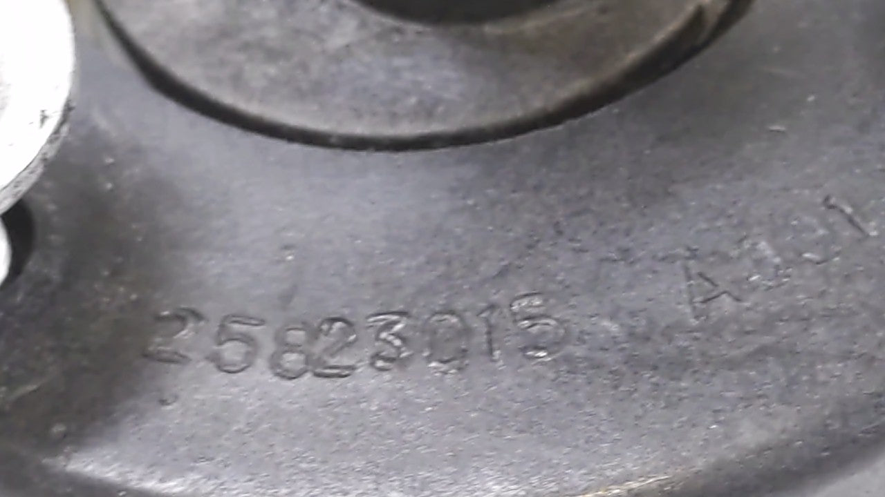 2006-2011 Chevrolet Hhr Tail Light Assembly Passenger Right OEM P/N:15821824 16532504 Fits Fits 2006 2007 2008 2009 2010 201