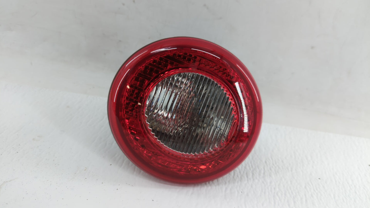 2006-2011 Chevrolet Hhr Tail Light Assembly Passenger Right OEM P/N:15875407 16532494 Fits Fits 2006 2007 2008 2009 2010 201
