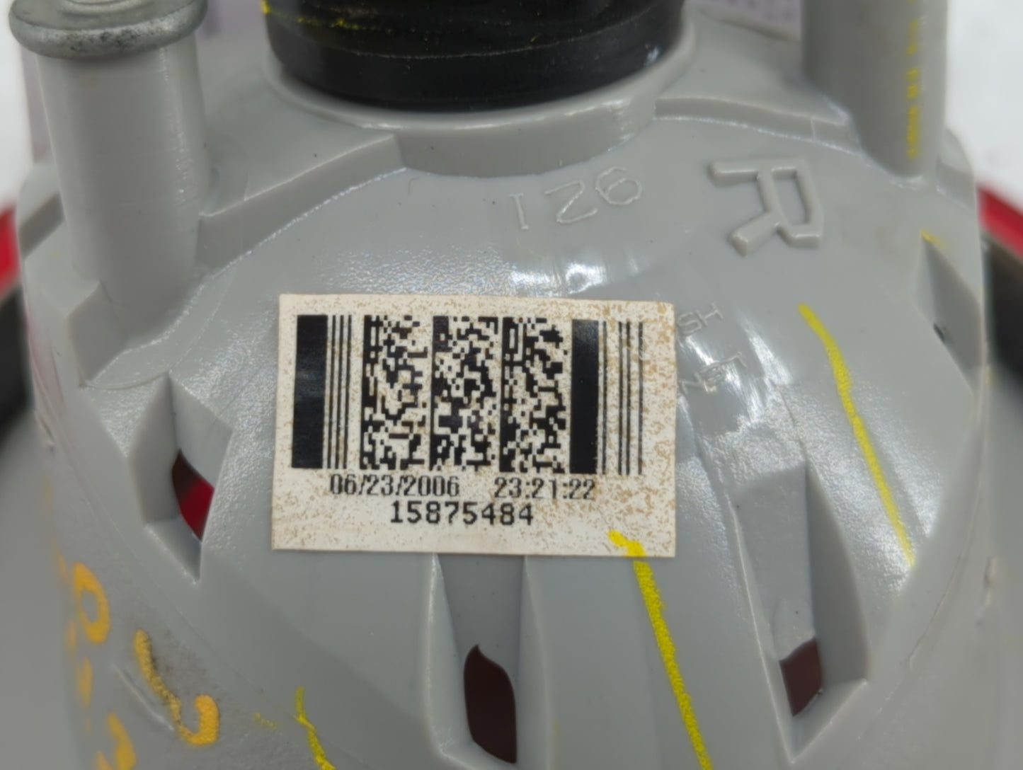 2006-2011 Chevrolet Hhr Tail Light Assembly Passenger Right OEM P/N:15875484 25863812 Fits Fits 2006 2007 2008 2009 2010 201