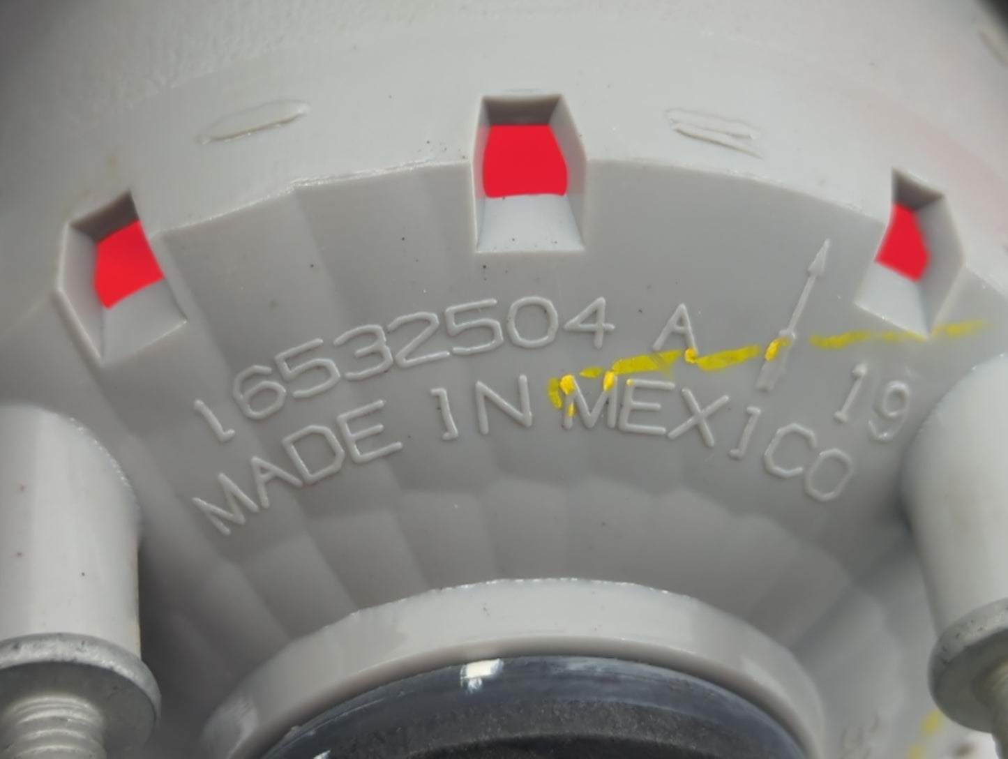 2006-2011 Chevrolet Hhr Tail Light Assembly Driver Left OEM P/N:156532504A Fits Fits 2006 2007 2008 2009 2010 2011 OEM Used 