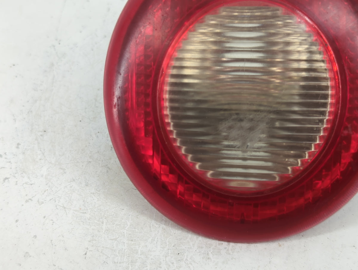 2006-2011 Chevrolet Hhr Rear Center Lid Brake Light Tail Light P/N:15875484 Fits Fits 2006 2007 2008 2009 2010 2011 OEM Used