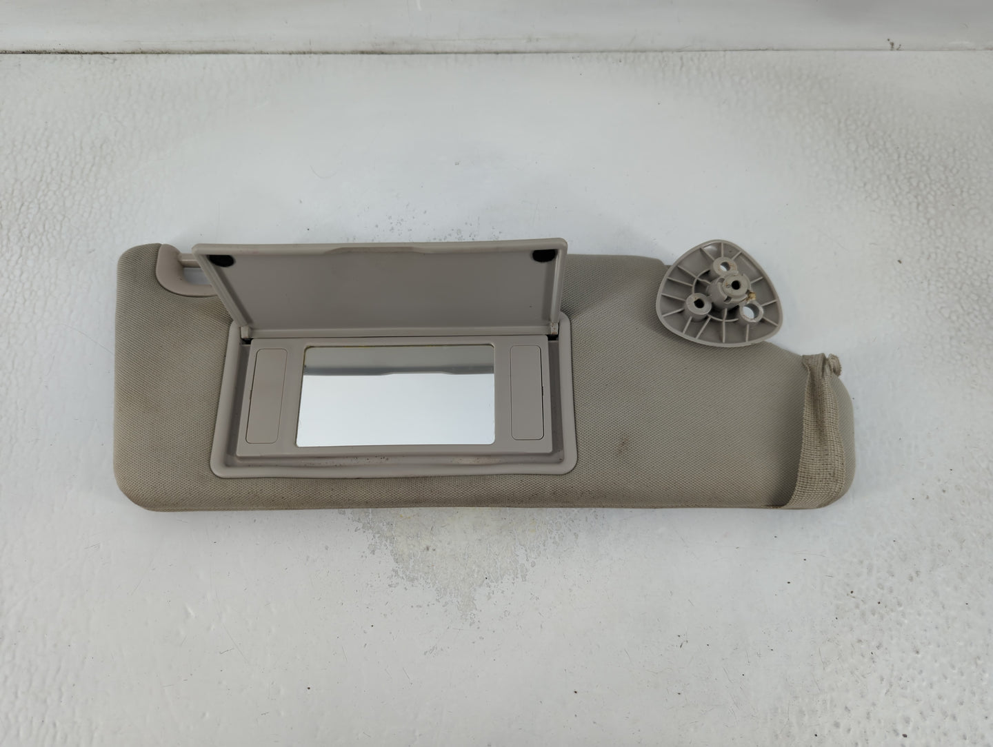 2006-2011 Chevrolet Hhr Sun Visor Shade Replacement Passenger Right Mirror Fits Fits 2006 2007 2008 2009 2010 2011 OEM Used 