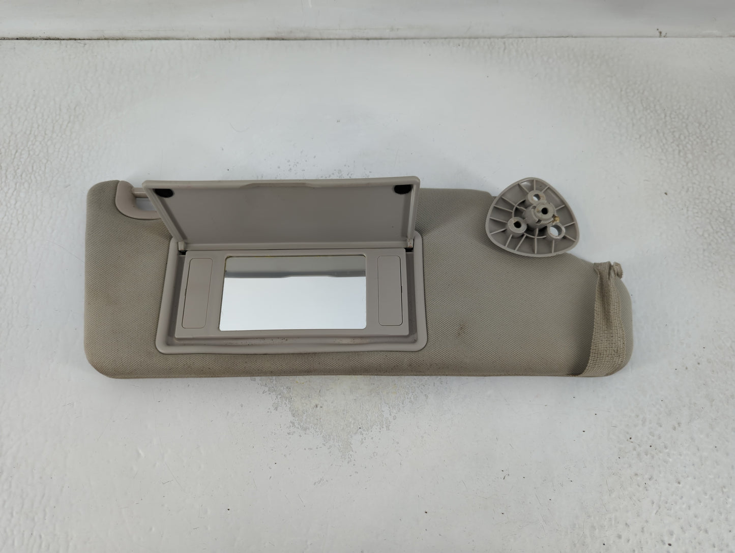 2006-2011 Chevrolet Hhr Sun Visor Shade Replacement Passenger Right Mirror Fits Fits 2006 2007 2008 2009 2010 2011 OEM Used 