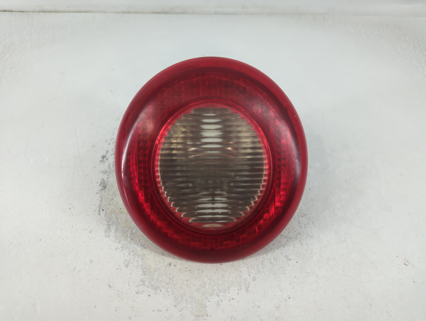 2006-2011 Chevrolet Hhr Rear Center Lid Brake Light Tail Light Fits Fits 2006 2007 2008 2009 2010 2011 OEM Used Auto Parts -