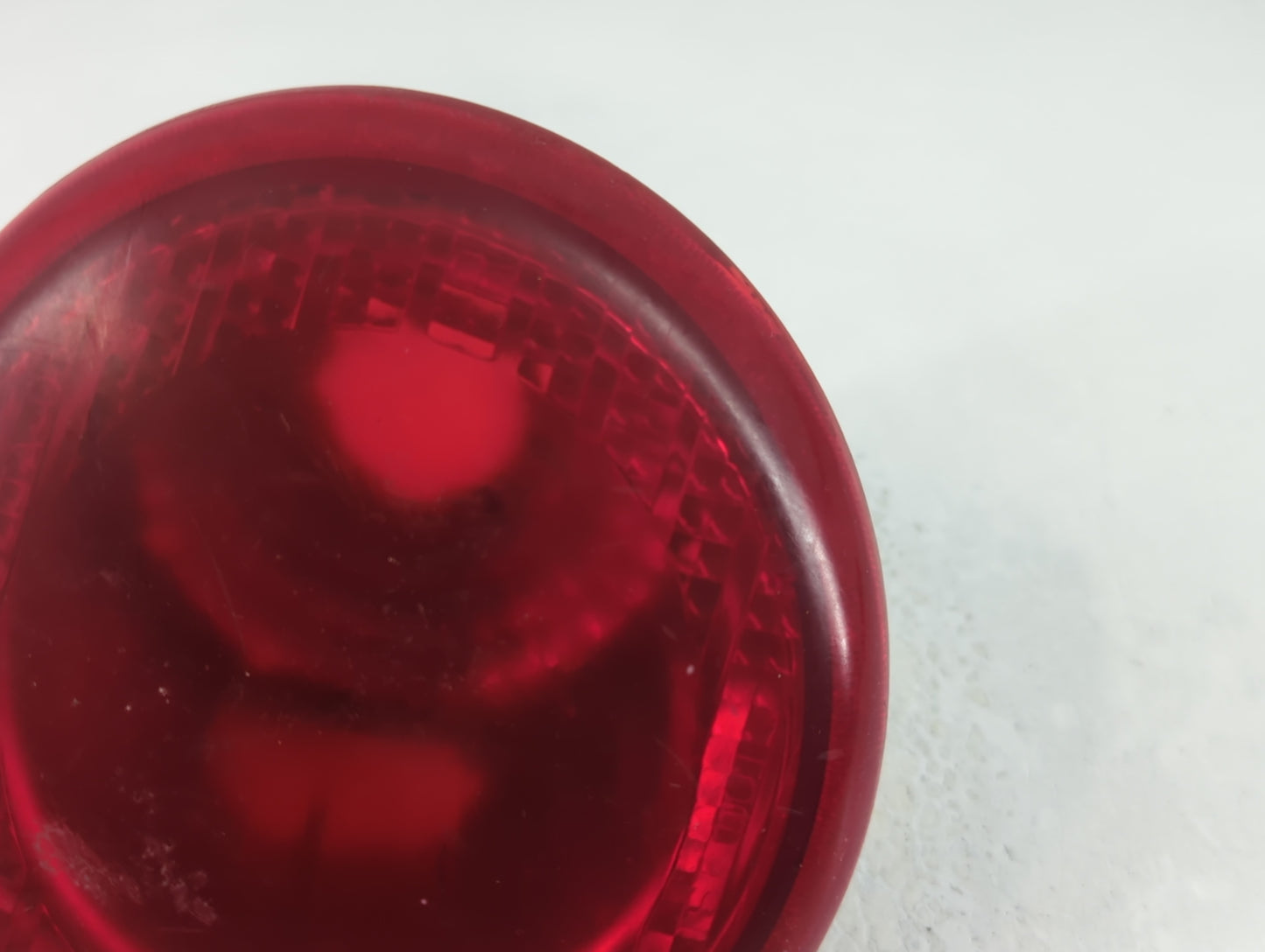 2006-2011 Chevrolet Hhr Rear Center Lid Brake Light Tail Light P/N:1921824 Fits Fits 2006 2007 2008 2009 2010 2011 OEM Used 