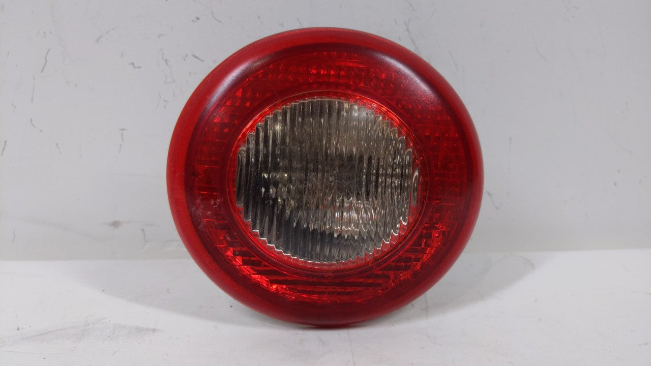 2007 Chevrolet Hhr Tail Light Assembly Passenger Right OEM P/N:25823015 15875484 Fits Fits 2006 2008 2009 2010 2011 OEM Used