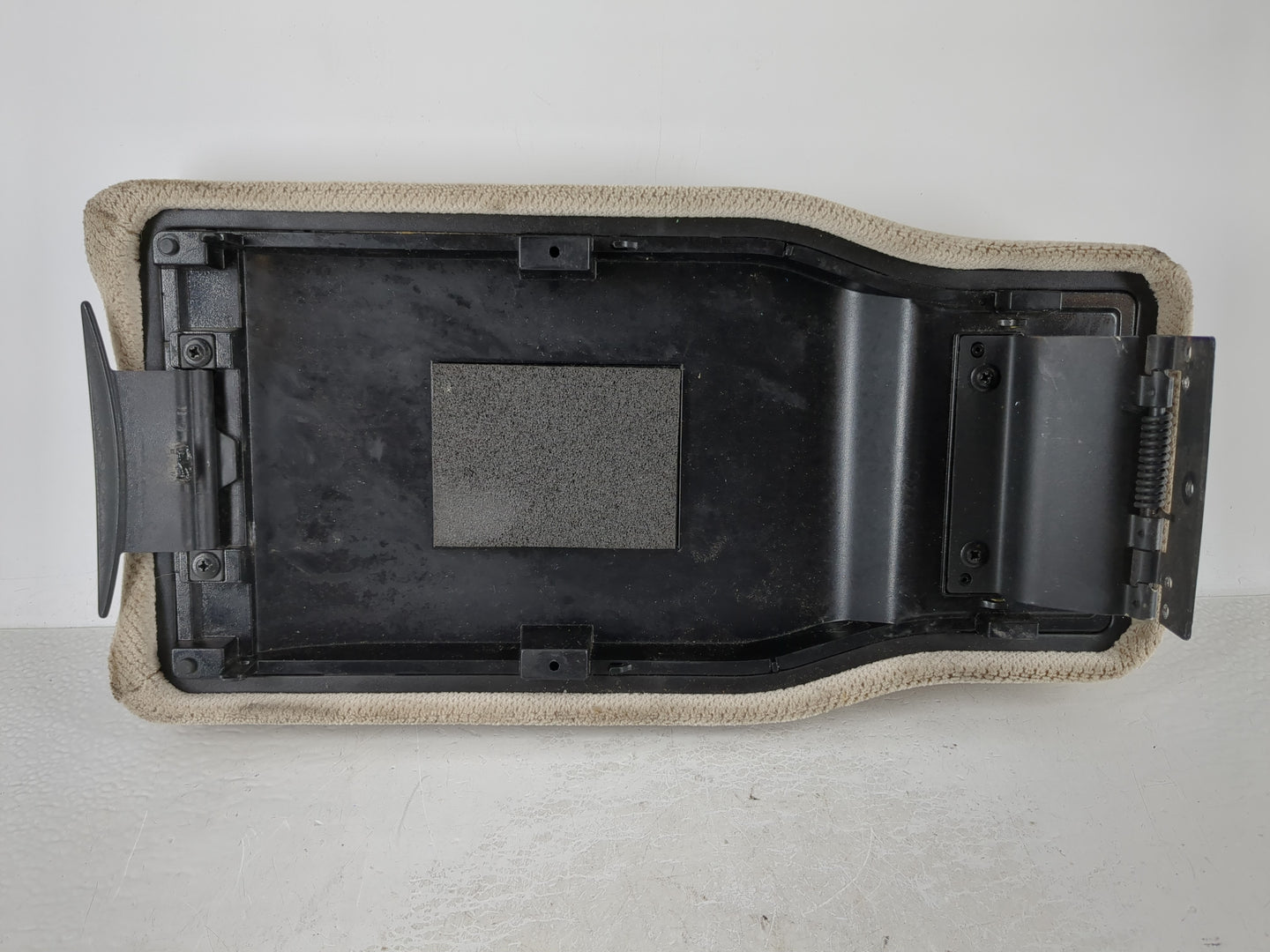 2007-2016 Chevrolet Impala Center Floor Console Fits Fits 2007 2008 2009 2010 2011 2012 2013 2014 2015 2016 OEM Used Auto Pa