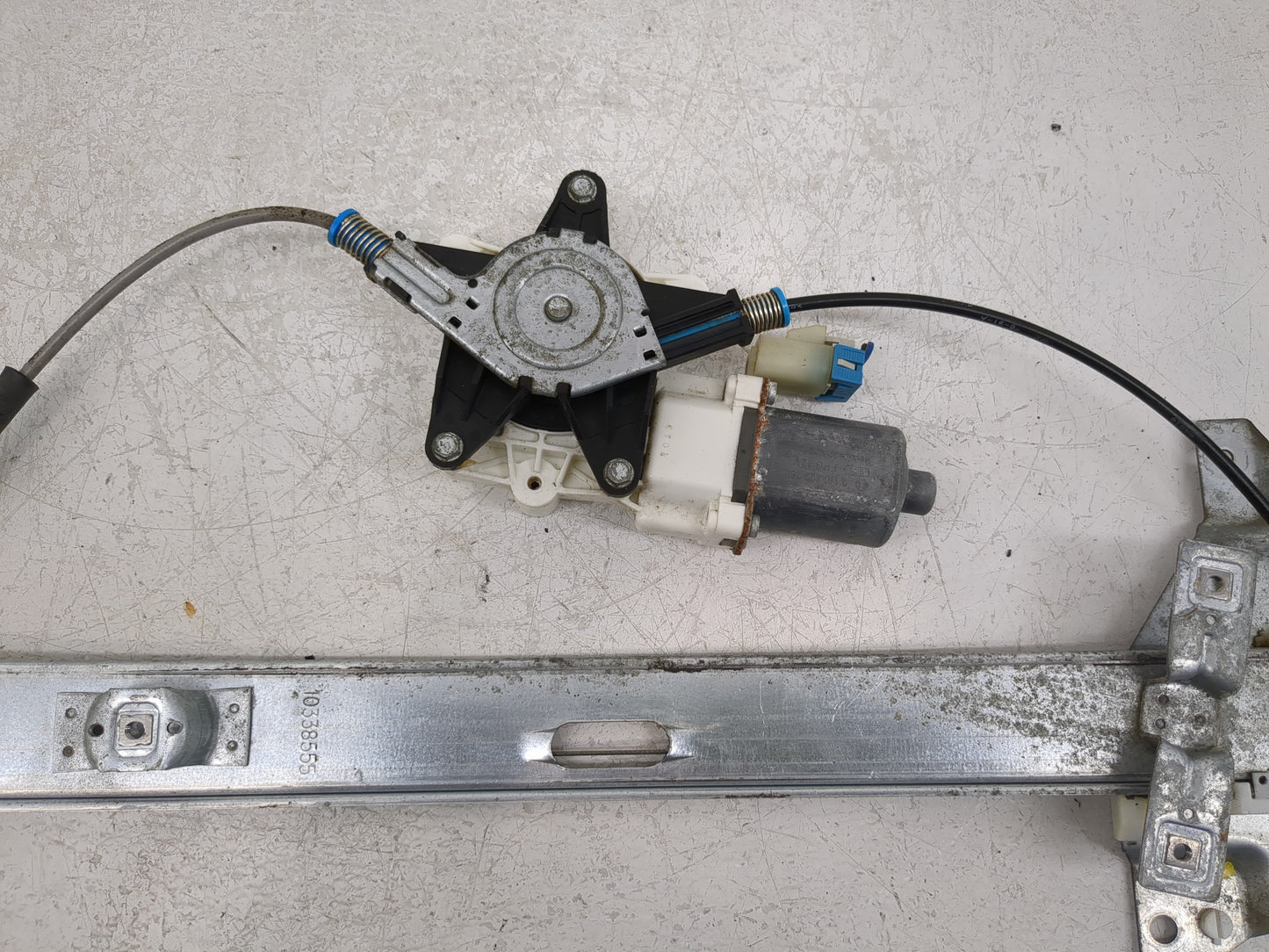 2006-2010 Chevrolet Impala Driver Left Front Window Regulator 1083597 - Oemusedautoparts1.com