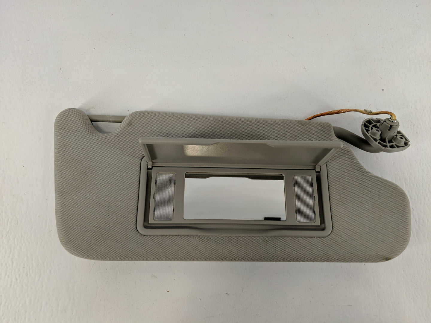2006-2016 Chevrolet Impala Sun Visor Shade Replacement Passenger Right Mirror Fits OEM Used Auto Parts - Oemusedautoparts1.c