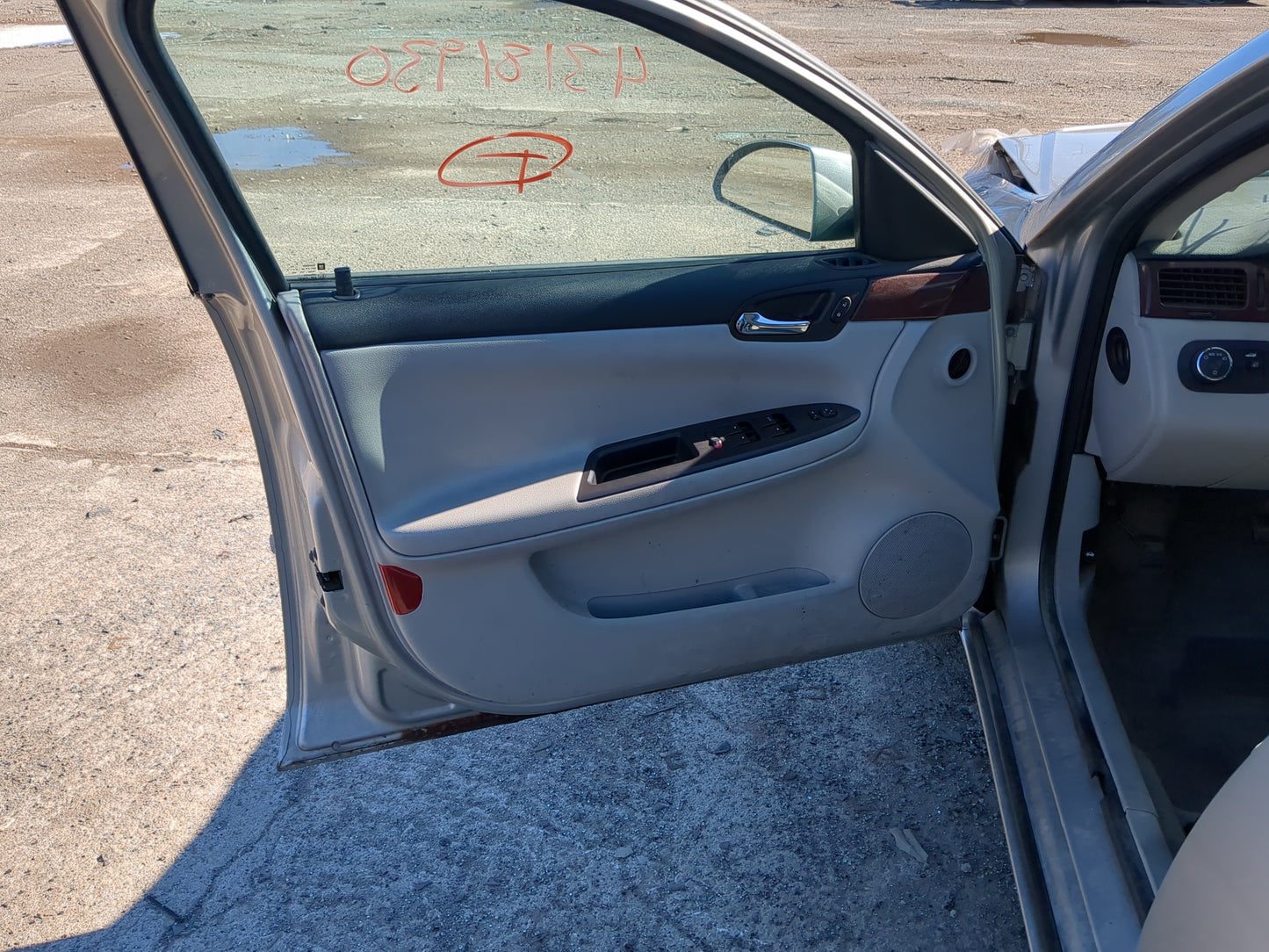 2006-2016 Chevrolet Impala Driver Front Door Oem 1207893 - Oemusedautoparts1.com