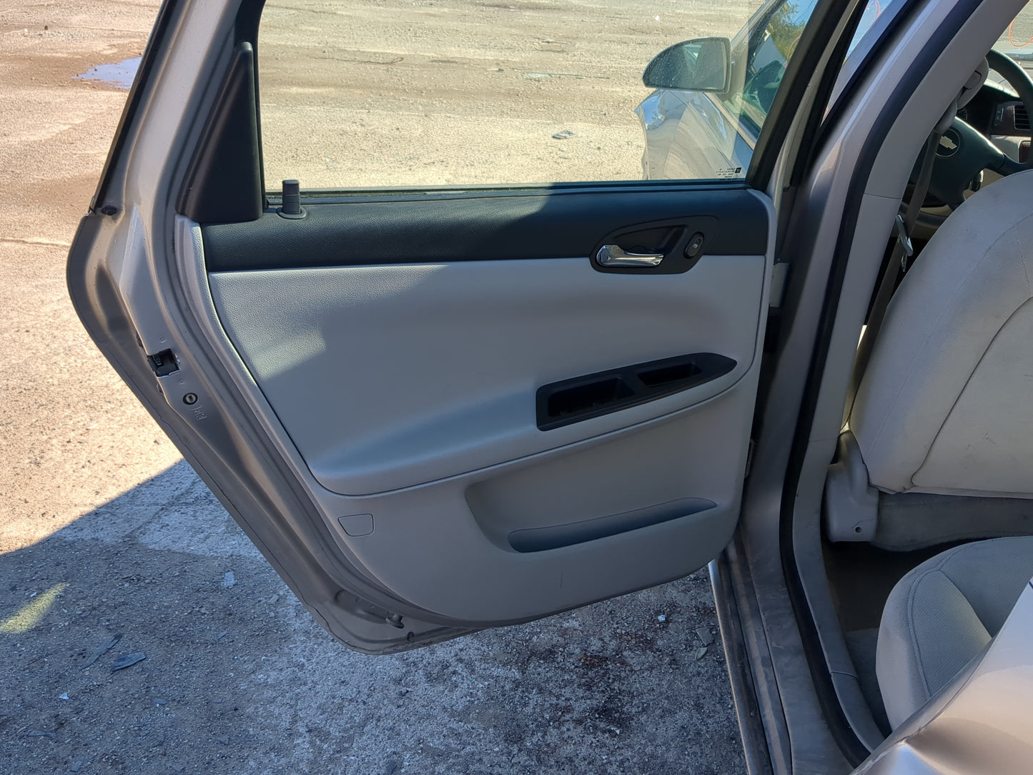 2006-2016 Chevrolet Impala Driver Rear Door Oem 1207894 - Oemusedautoparts1.com