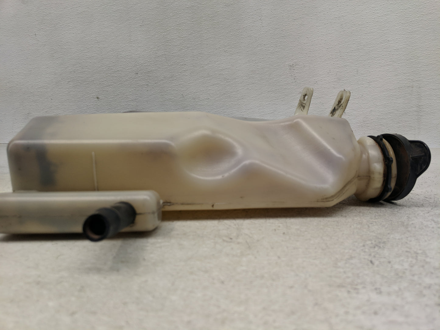2006-2016 Chevrolet Impala Windshield Washer Fluid Reservoir Bottle Oem - Oemusedautoparts1.com