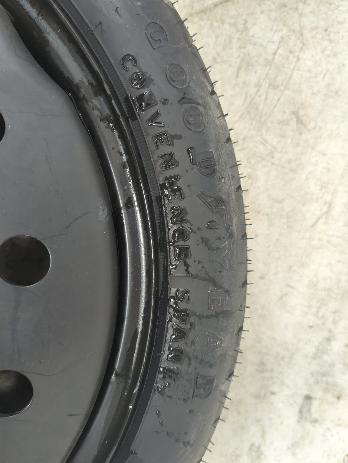 2000-2016 Chevrolet Impala Spare Donut Tire Wheel Rim Oem 1352042 - Oemusedautoparts1.com