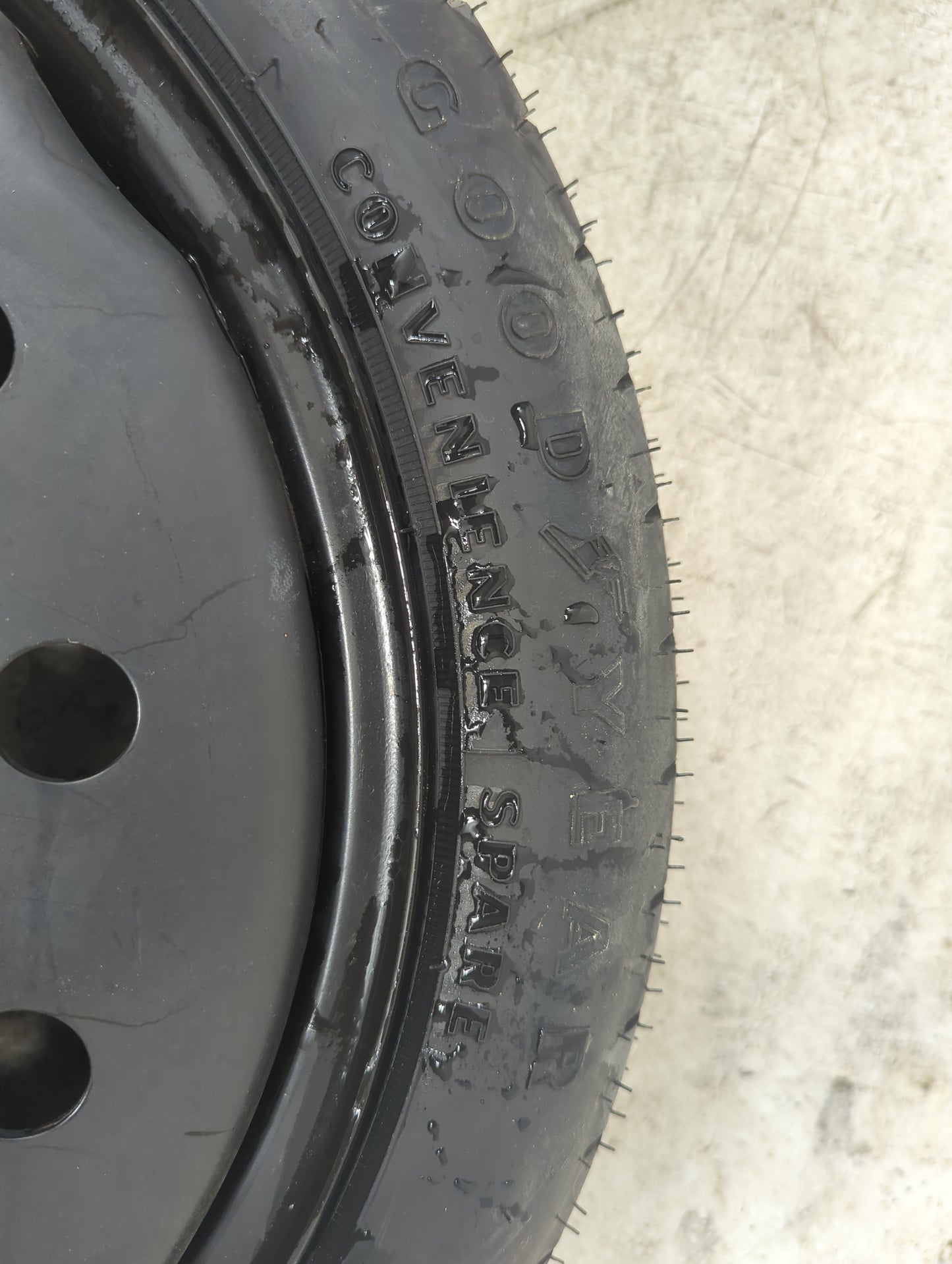 2000-2016 Chevrolet Impala Spare Donut Tire Wheel Rim Oem 1352042 - Oemusedautoparts1.com