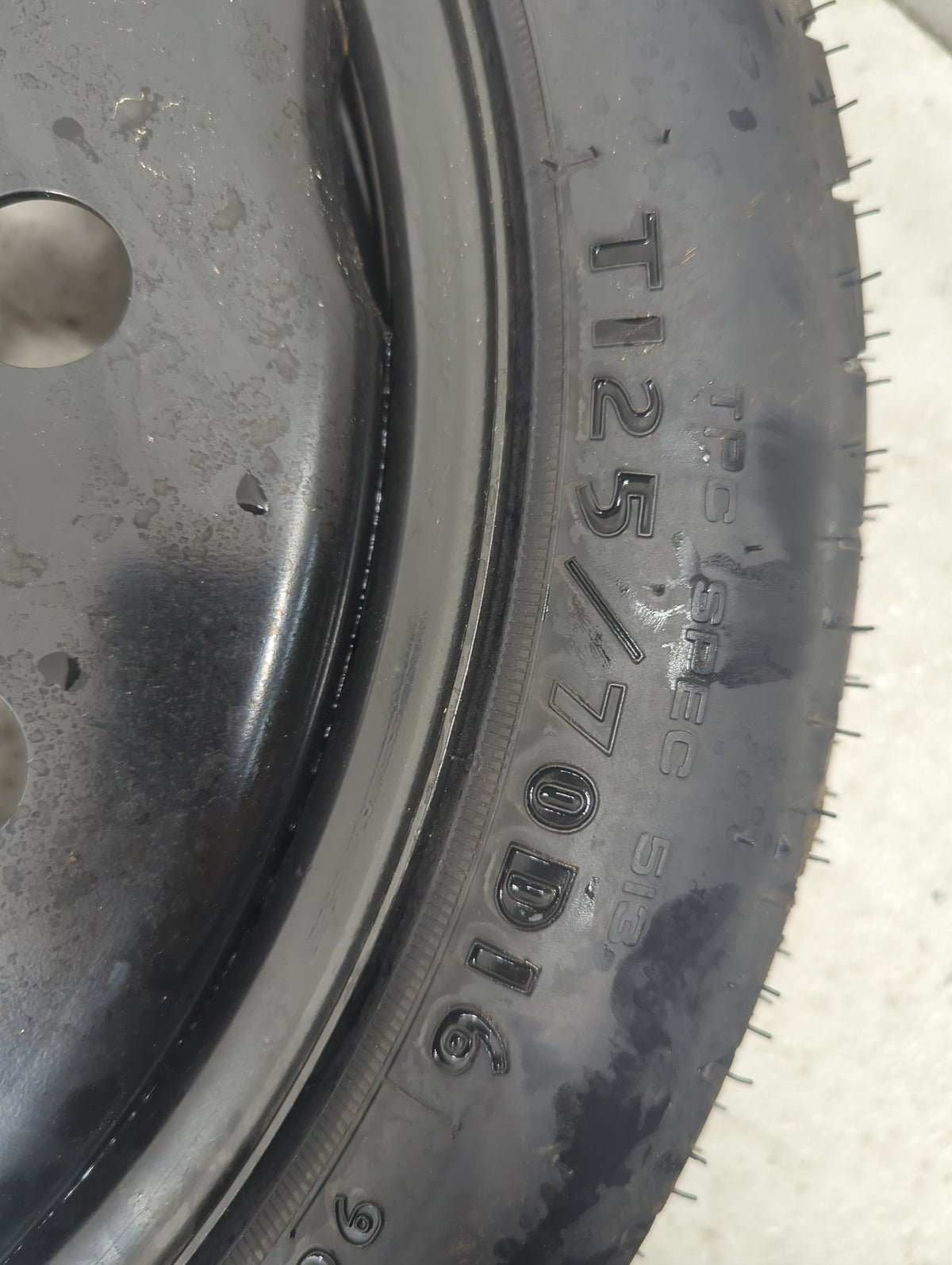 2000-2016 Chevrolet Impala Spare Donut Tire Wheel Rim Oem 1352042 - Oemusedautoparts1.com