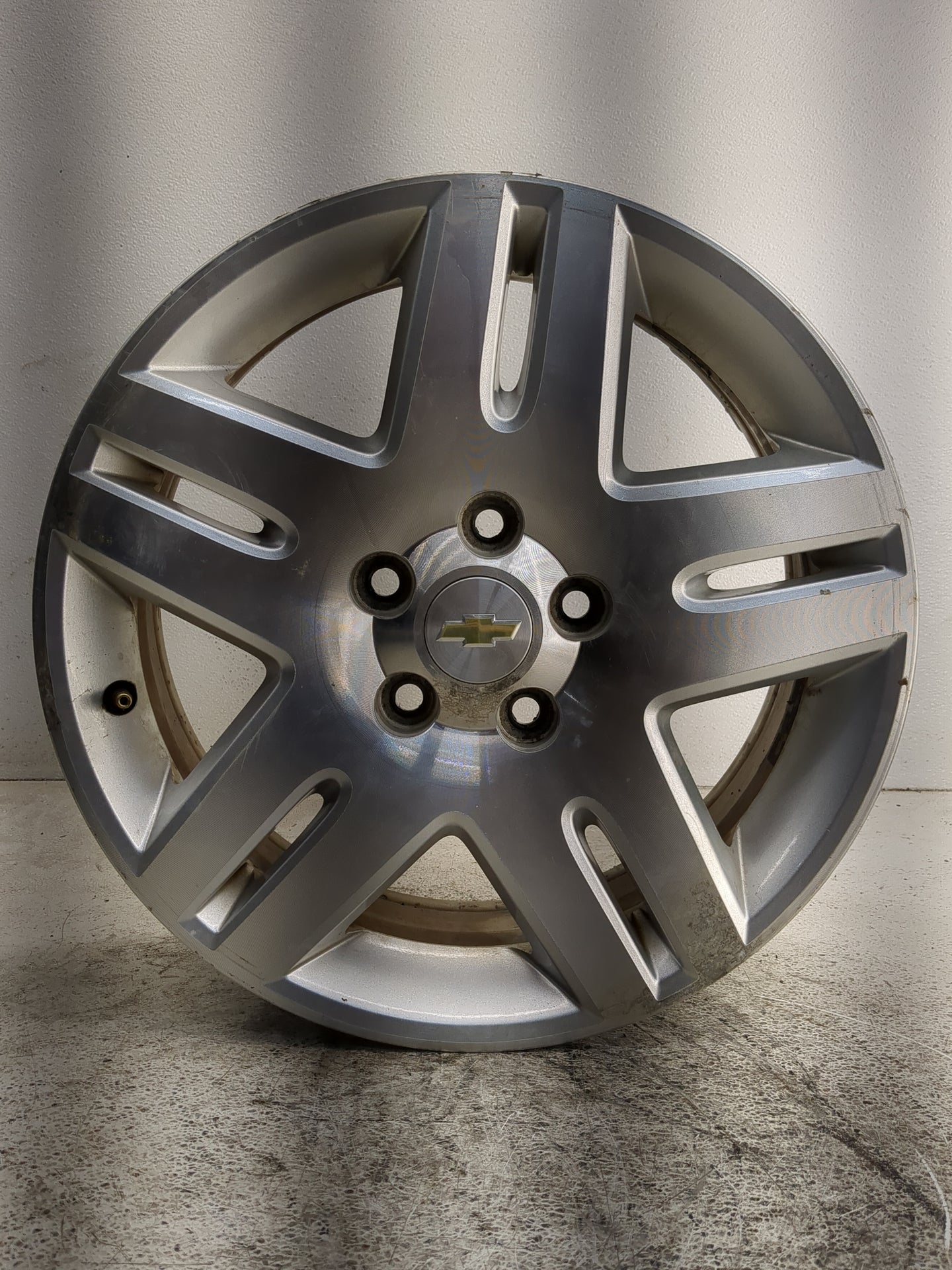 2006-2016 Chevrolet Impala Oem Wheel Rim 1352045 - Oemusedautoparts1.com