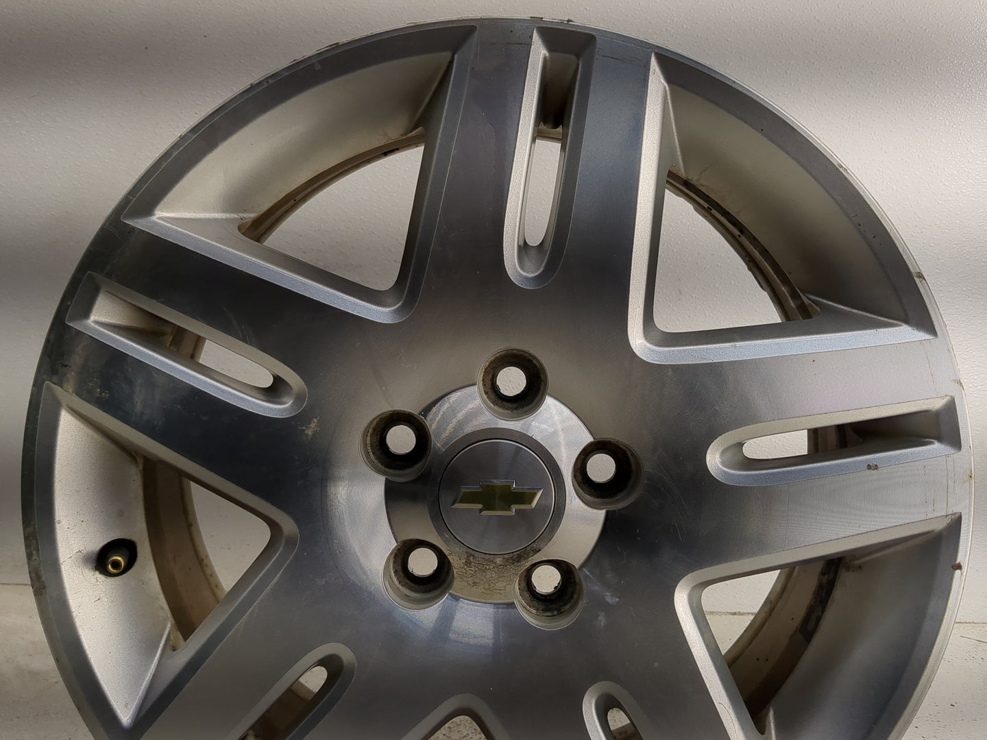 2006-2016 Chevrolet Impala Oem Wheel Rim 1352045 - Oemusedautoparts1.com