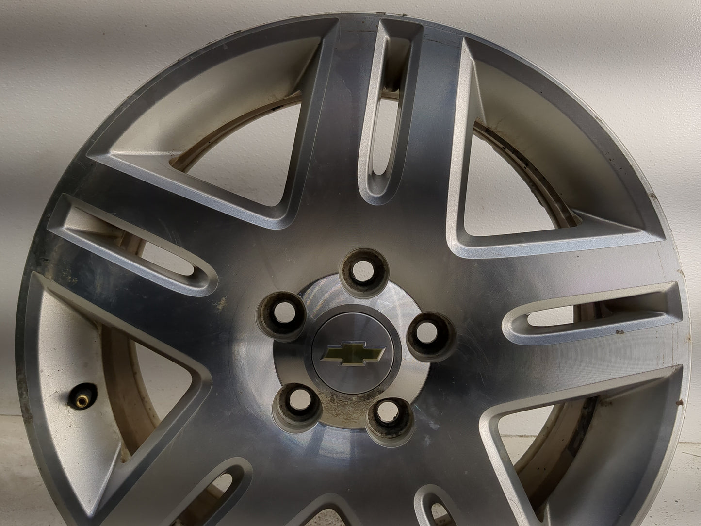 2006-2016 Chevrolet Impala Oem Wheel Rim 1352045 - Oemusedautoparts1.com