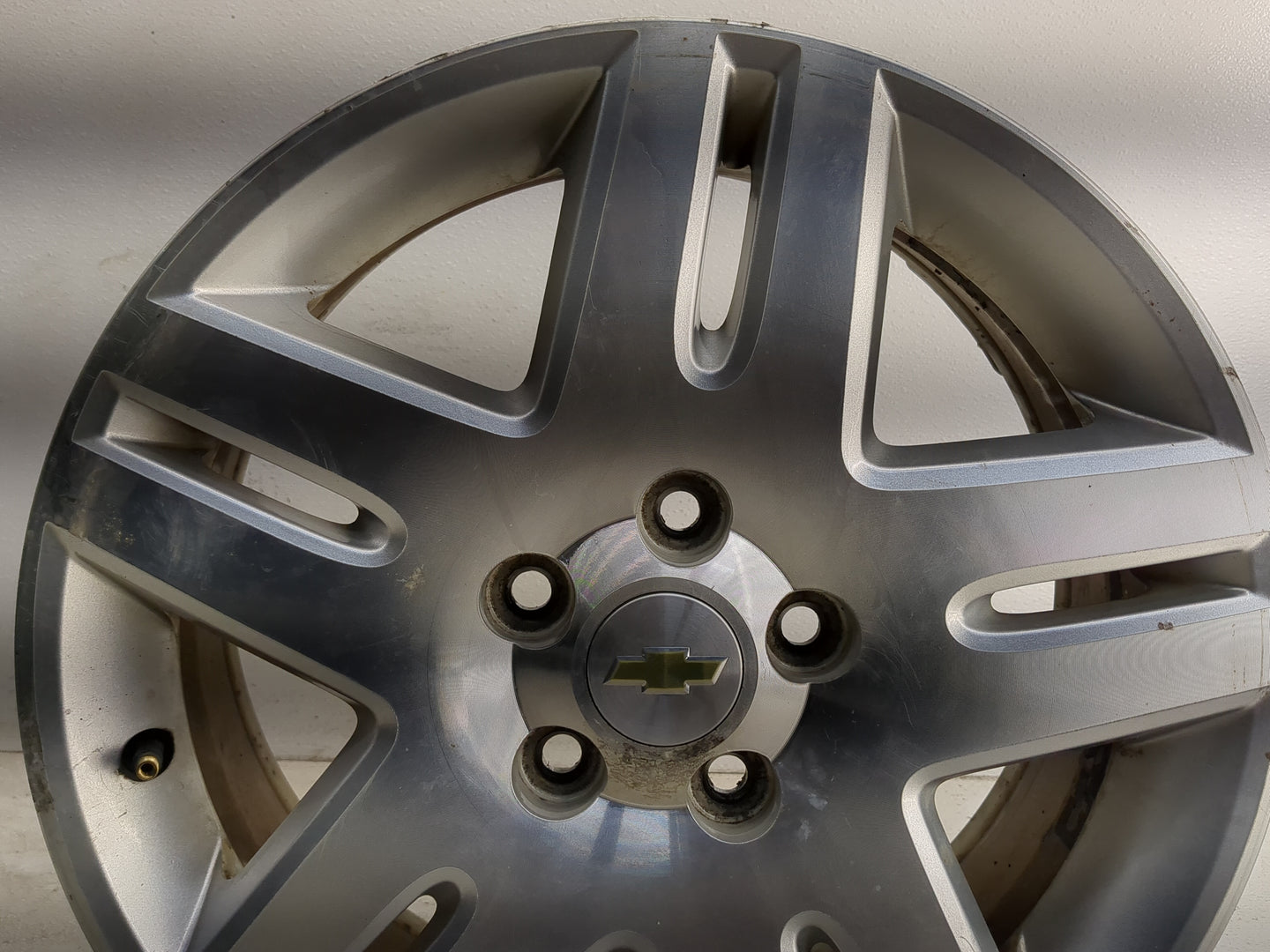 2006-2016 Chevrolet Impala Oem Wheel Rim 1352045 - Oemusedautoparts1.com