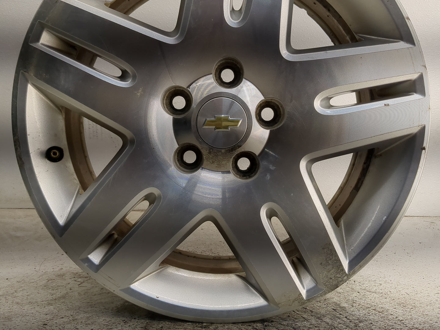2006-2016 Chevrolet Impala Oem Wheel Rim 1352045 - Oemusedautoparts1.com