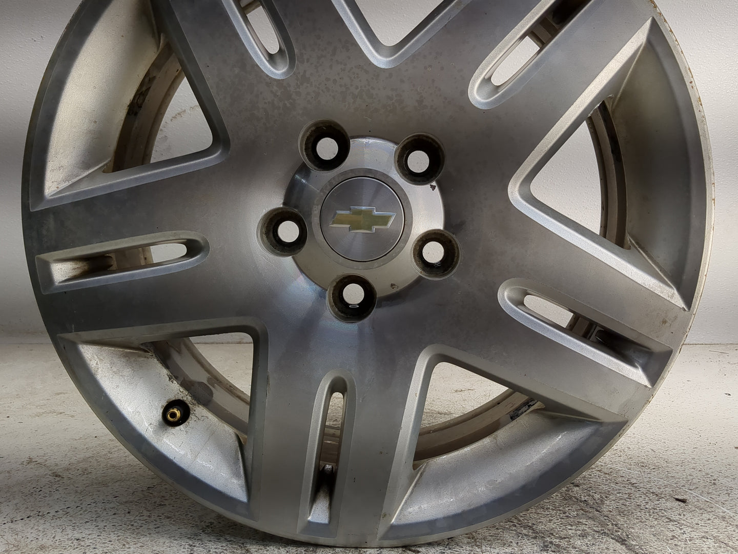 2006-2016 Chevrolet Impala Oem Wheel Rim 1352047 - Oemusedautoparts1.com