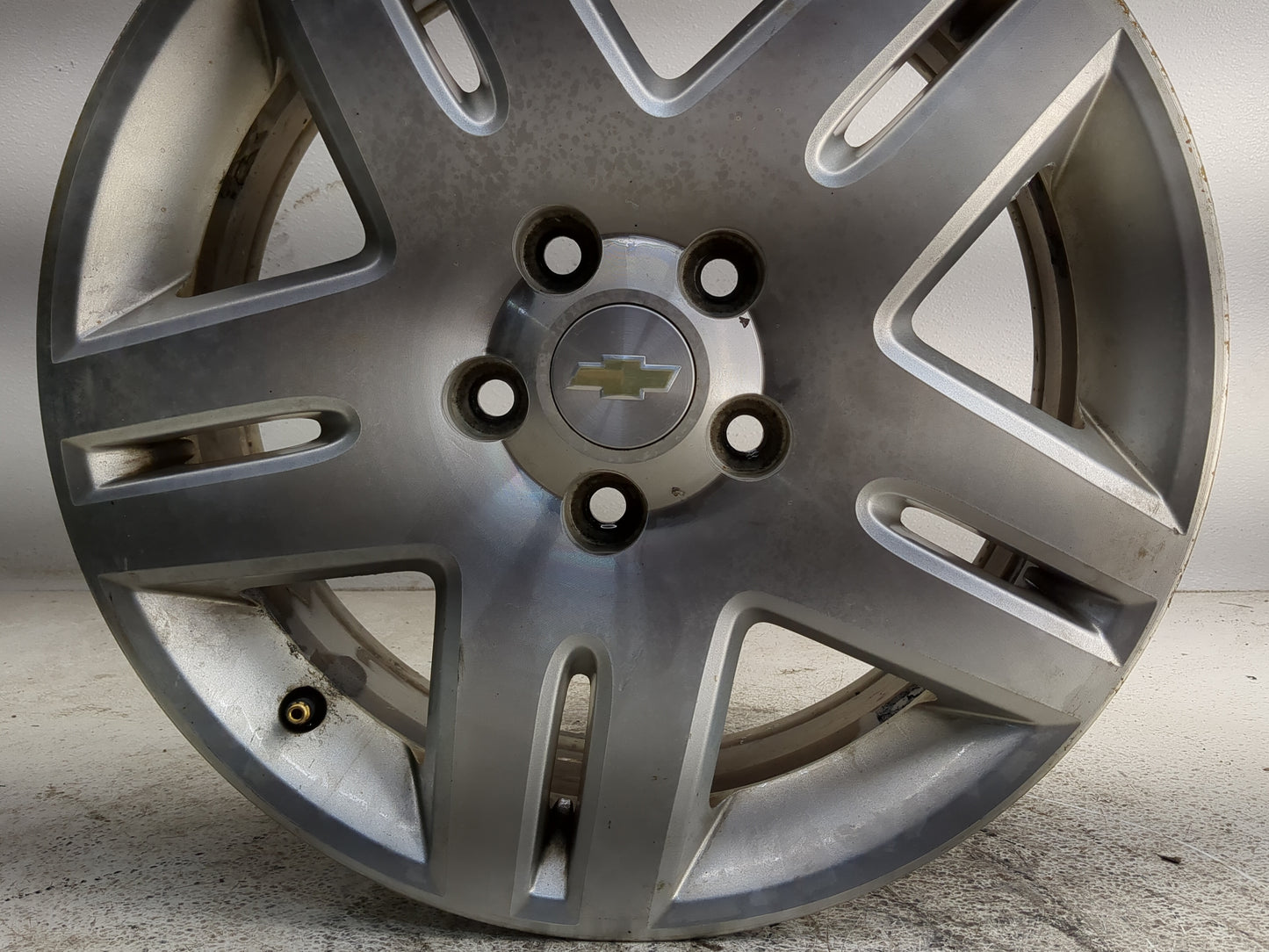 2006-2016 Chevrolet Impala Oem Wheel Rim 1352047 - Oemusedautoparts1.com