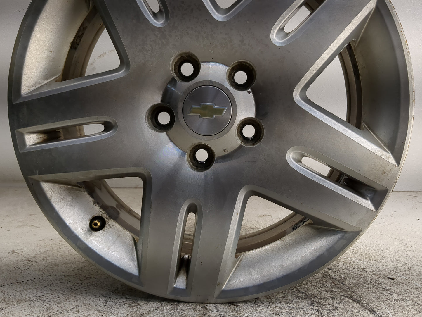 2006-2016 Chevrolet Impala Oem Wheel Rim 1352047 - Oemusedautoparts1.com