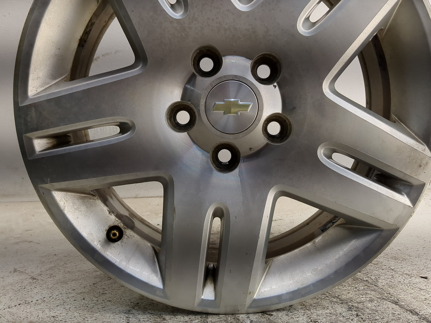 2006-2016 Chevrolet Impala Oem Wheel Rim 1352047 - Oemusedautoparts1.com