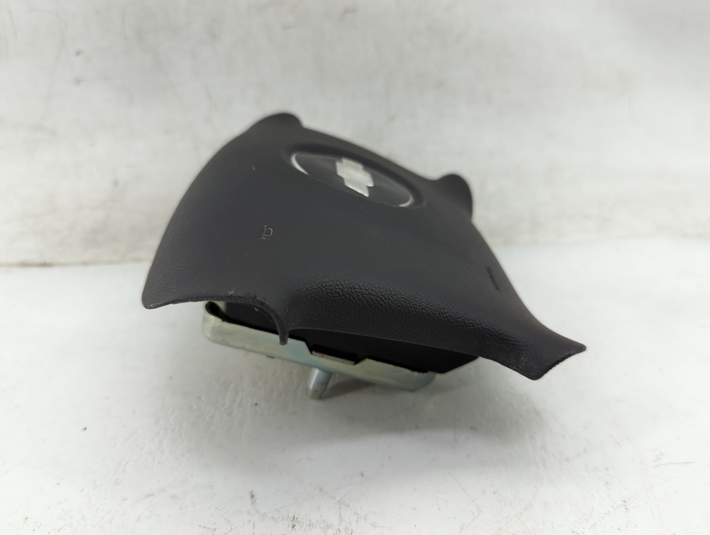 2006-2016 Chevrolet Impala Air Bag Driver Left Steering Wheel Mounted Fits OEM Used Auto Parts - Oemusedautoparts1.com