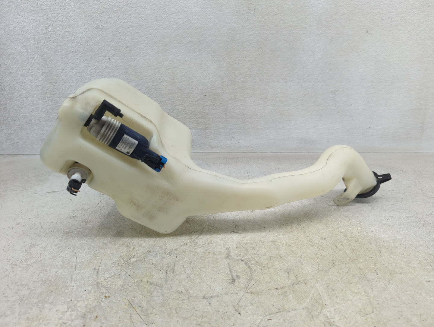 2006-2016 Chevrolet Impala Windshield Washer Fluid Reservoir Bottle Oem - Oemusedautoparts1.com