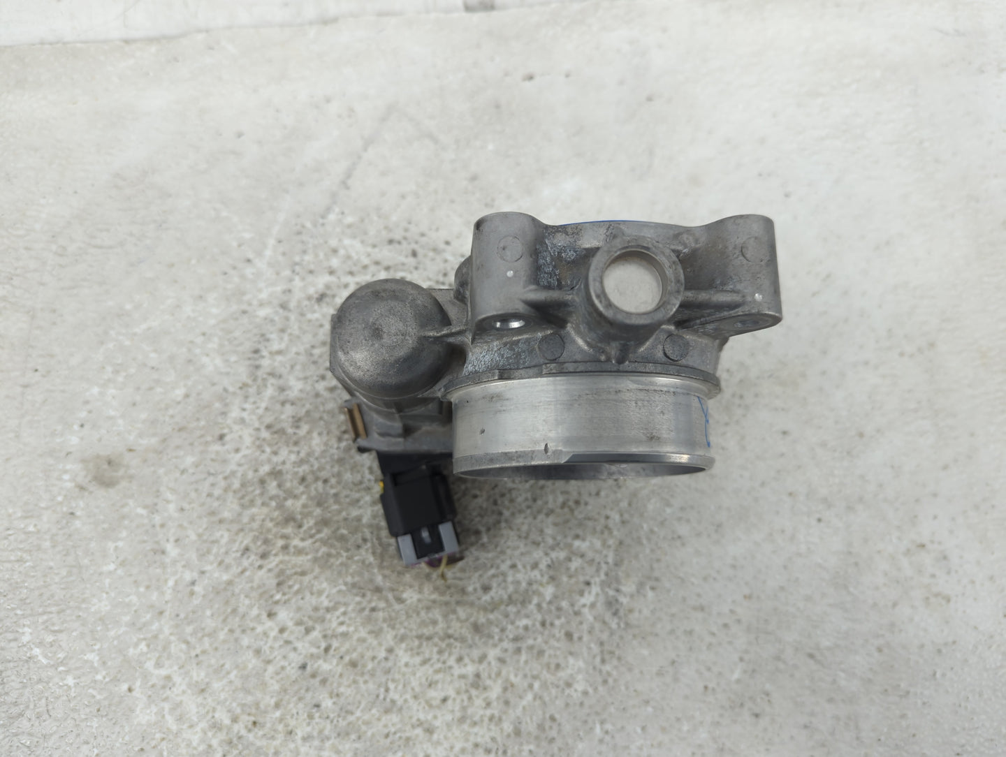2006-2011 Chevrolet Impala Throttle Body Fits Fits 2006 2007 2008 2009 2010 2011 OEM Used Auto Parts - Oemusedautoparts1.com