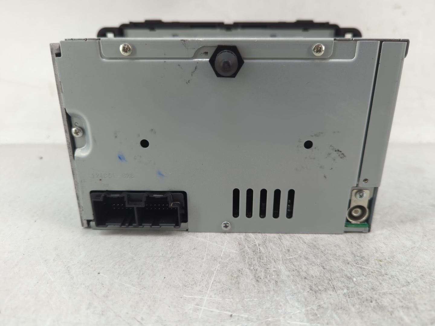 2007-2008 Chevrolet Impala Radio AM FM Cd Player Receiver Replacement P/N:15850678 Fits Fits 2007 2008 OEM Used Auto Parts -