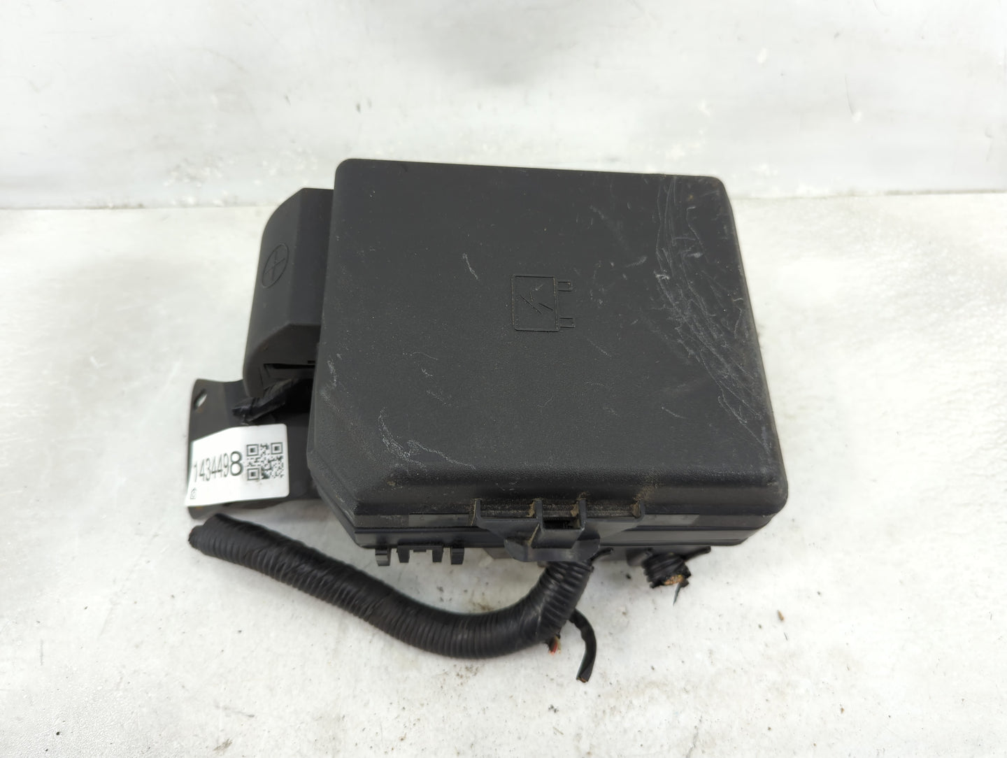 2006-2007 Chevrolet Impala Fusebox Fuse Box Panel Relay Module P/N:13596729-01 Fits Fits 2006 2007 OEM Used Auto Parts - Oem