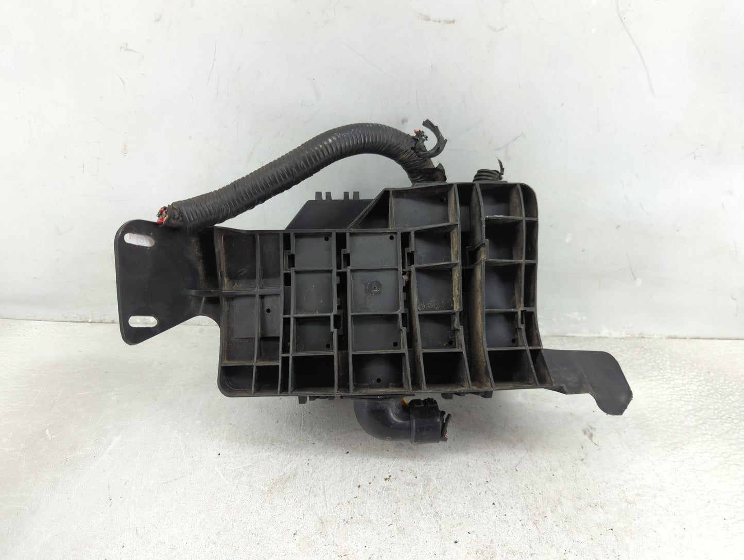 2006-2007 Chevrolet Impala Fusebox Fuse Box Panel Relay Module P/N:13596729-01 Fits Fits 2006 2007 OEM Used Auto Parts - Oem