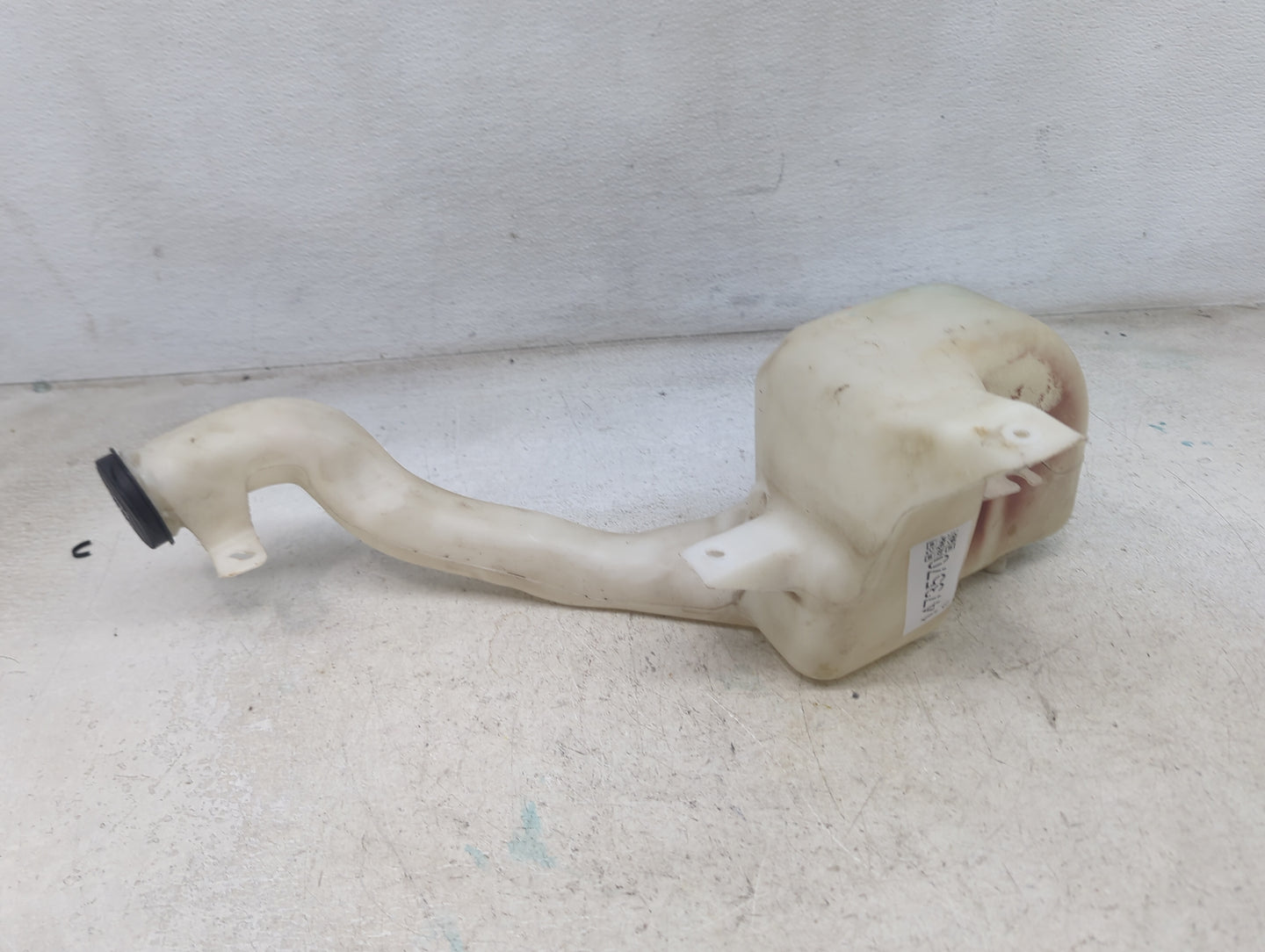 2006-2016 Chevrolet Impala Windshield Washer Fluid Reservoir Bottle Oem 1473570 - Oemusedautoparts1.com