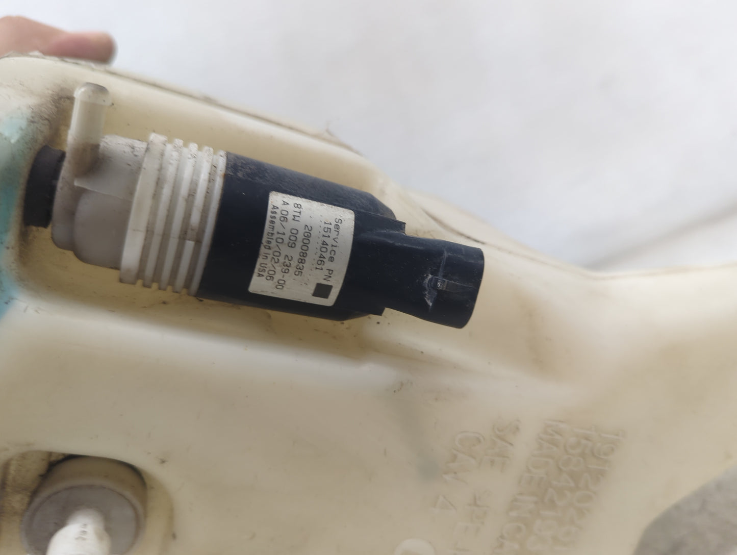 2006-2016 Chevrolet Impala Windshield Washer Fluid Reservoir Bottle Oem 1473570 - Oemusedautoparts1.com