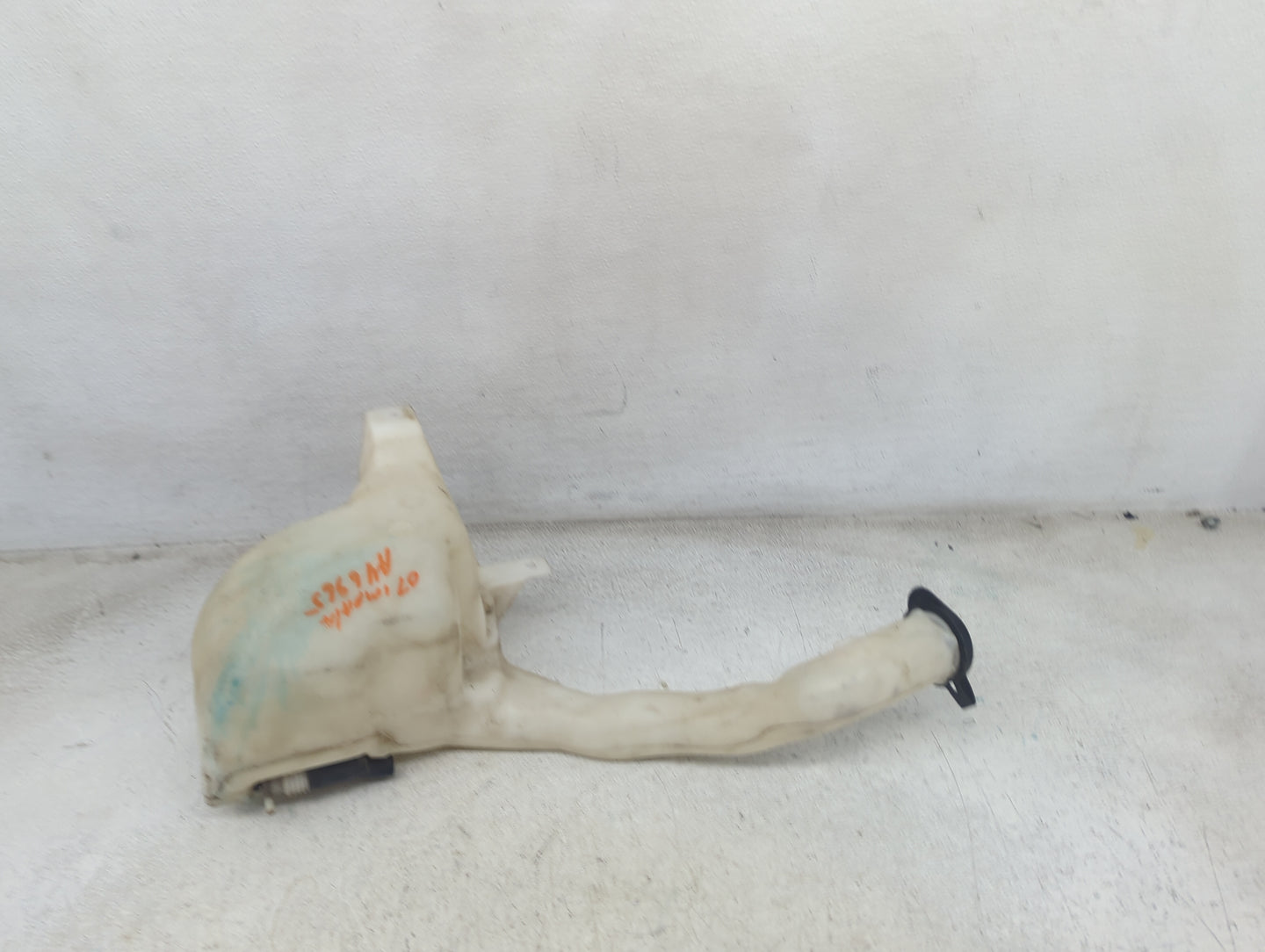 2006-2016 Chevrolet Impala Windshield Washer Fluid Reservoir Bottle Oem 1473570 - Oemusedautoparts1.com