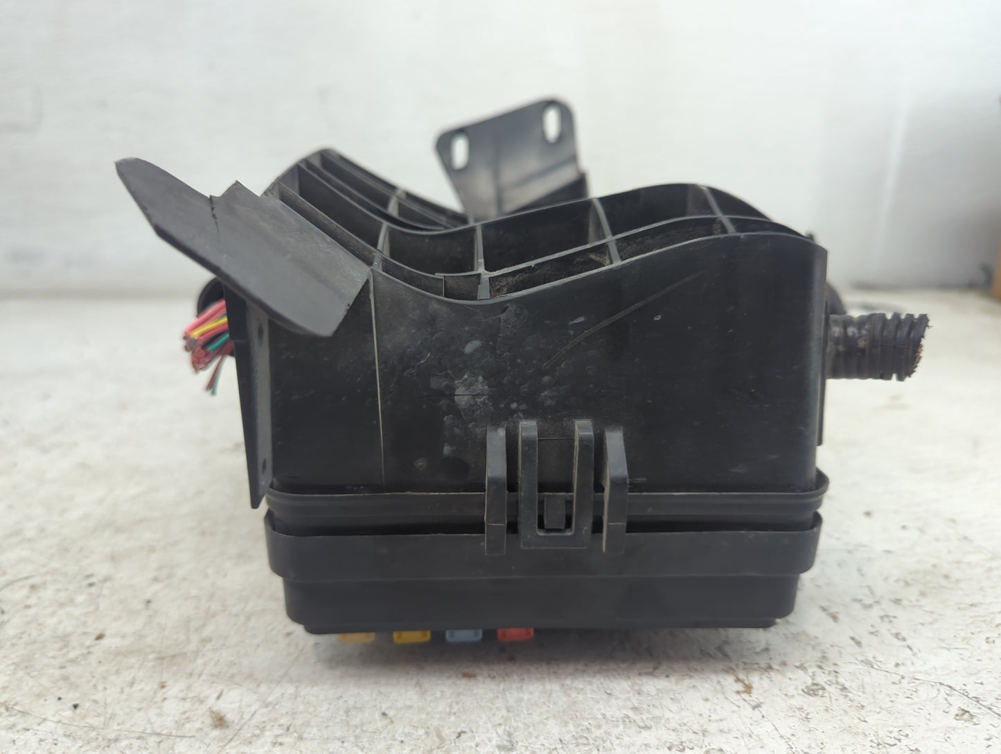 2007 Chevrolet Impala Fusebox Fuse Box Panel Relay Module Fits OEM Used Auto Parts - Oemusedautoparts1.com