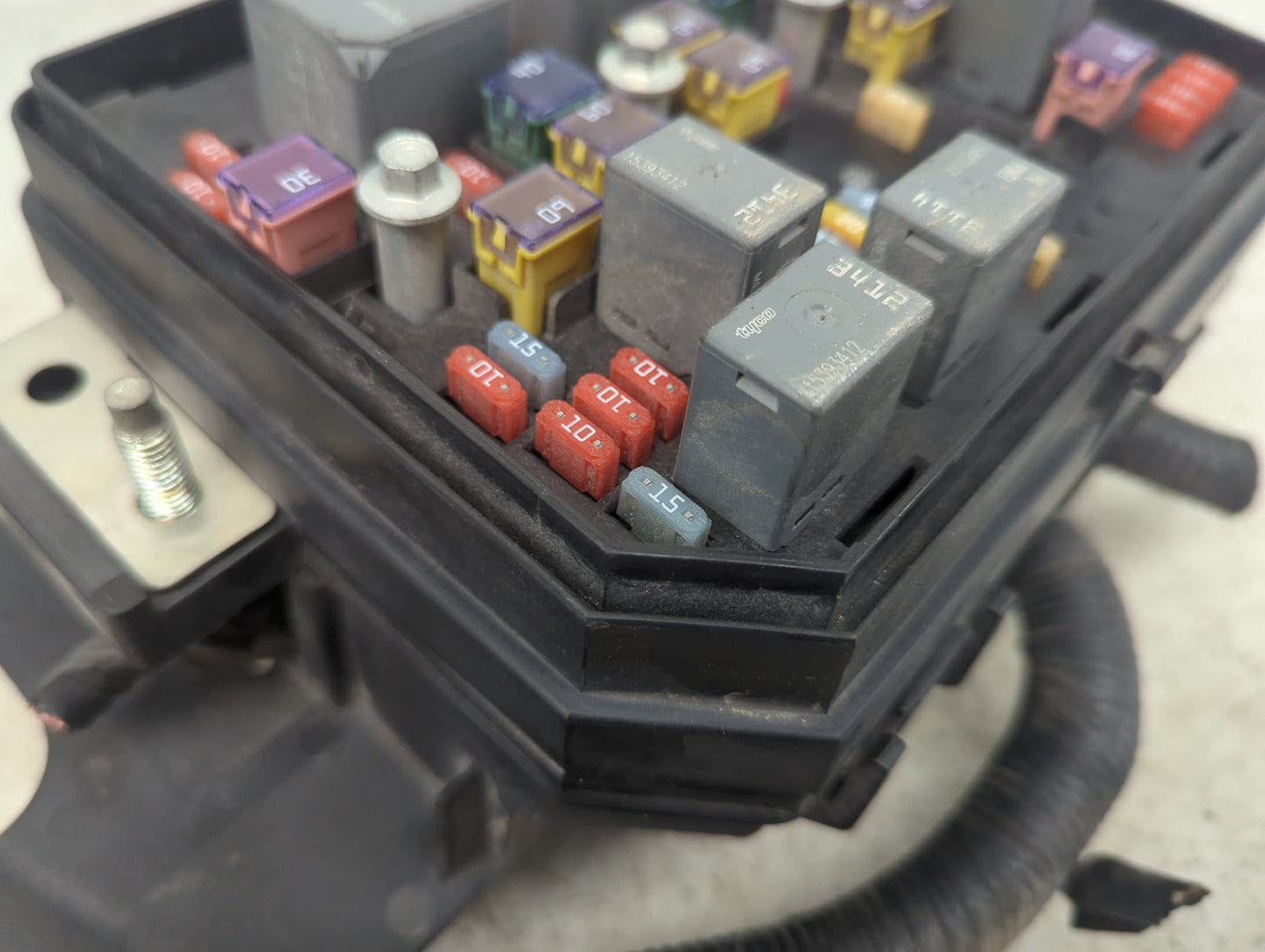 2007 Chevrolet Impala Fusebox Fuse Box Panel Relay Module Fits OEM Used Auto Parts - Oemusedautoparts1.com