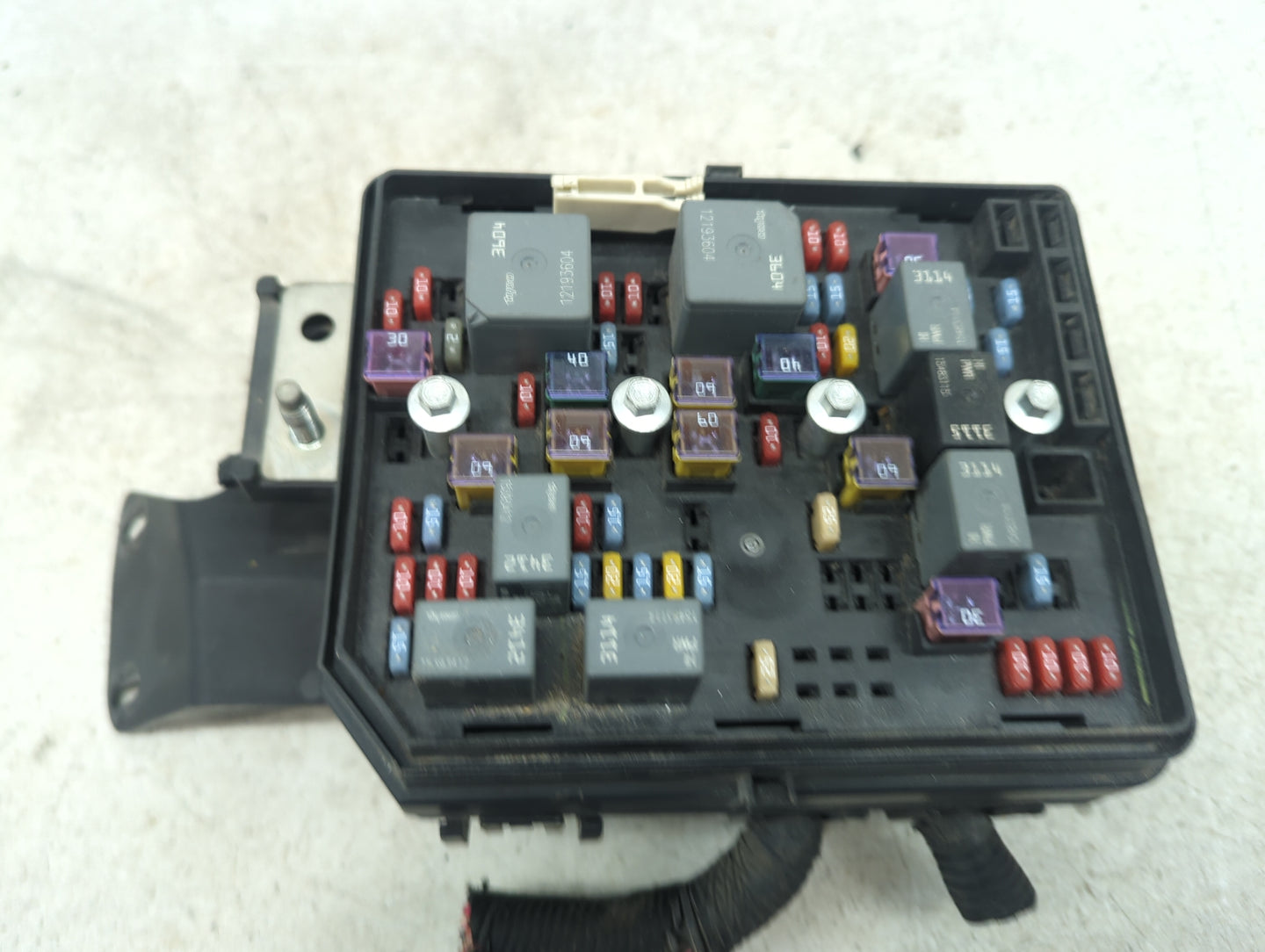 2007 Chevrolet Impala Fusebox Fuse Box Panel Relay Module P/N:12193204 15918115 Fits OEM Used Auto Parts - Oemusedautoparts1