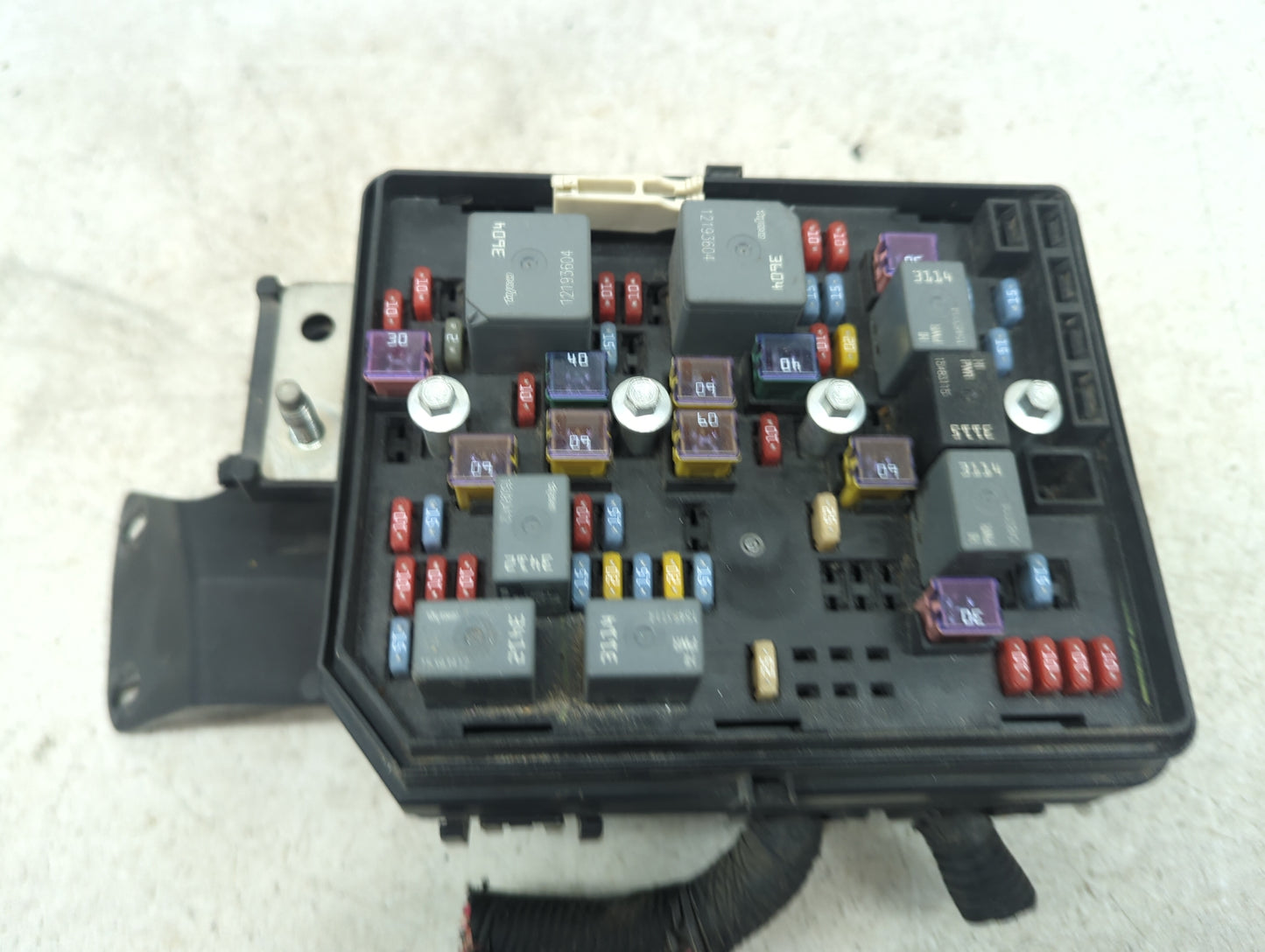 2007 Chevrolet Impala Fusebox Fuse Box Panel Relay Module P/N:12193204 15918115 Fits OEM Used Auto Parts - Oemusedautoparts1