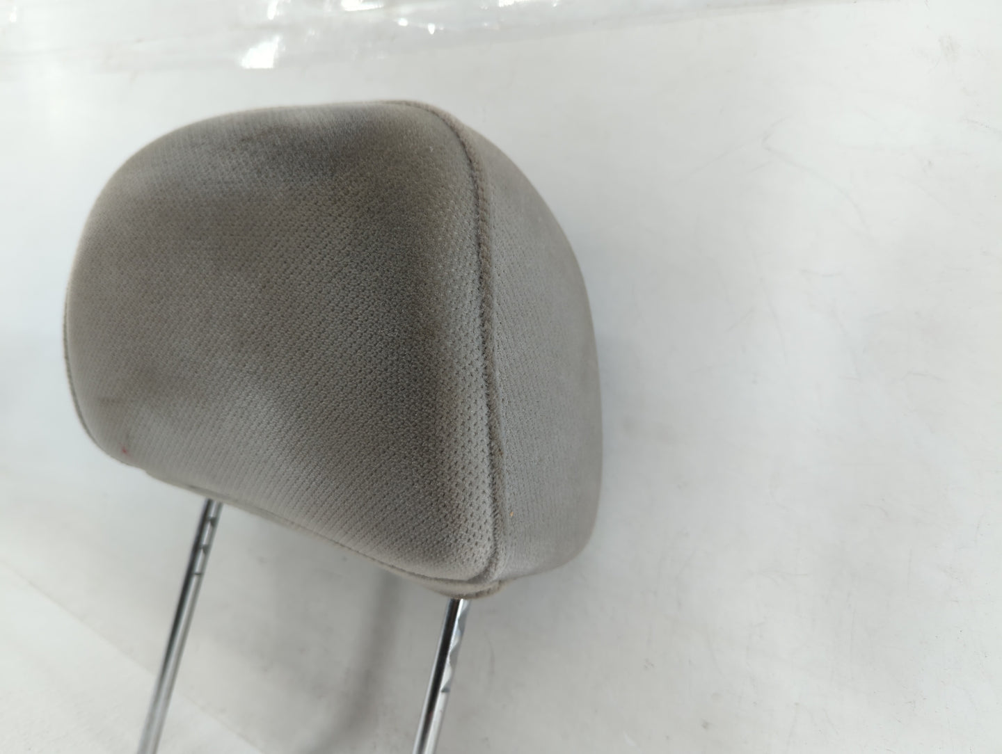 2006-2007 Chevrolet Impala Headrest Head Rest Front Driver Passenger Seat Fits Fits 2006 2007 OEM Used Auto Parts - Oemuseda